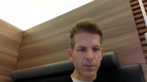 Andres online show from October 26, 2025, 12:22 pm