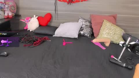  CRISTAL  online show from April 17, 2026, 1:58 pm