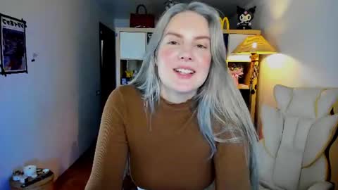 Snapshot of meow_k1tty chatting on July 8, 2026, 6:18 am Flora Next stream November 17th at 6 GMT online show from July 8, 2026, 6:18 am
