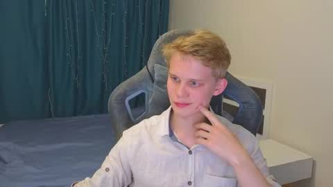 Mickey online show from October 22, 2025, 2:17 pm