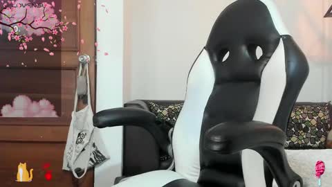 Snapshot of meow_mota chatting on February 13, 2025, 12:24 am Valentina online show from February 13, 2025, 12:24 am