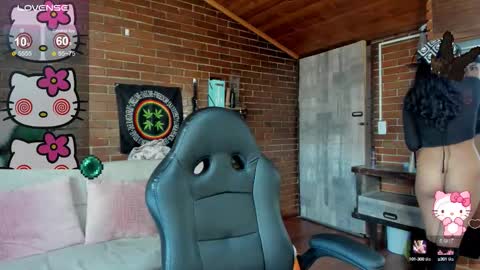 Snapshot of meow_mota chatting on September 25, 2025, 9:51 pm Valentina online show from September 25, 2025, 9:51 pm