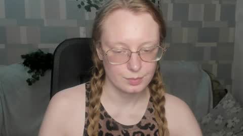 Snapshot of meowcr chatting on May 10, 2026, 4:56 pm meowcr online show from May 10, 2026, 4:56 pm