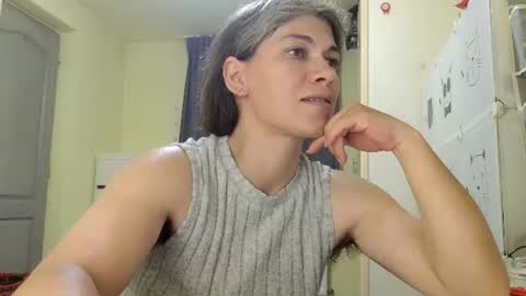 Snapshot of merciylove chatting on June 19, 2026, 5:28 pm Miss Helena online show from June 19, 2026, 5:28 pm