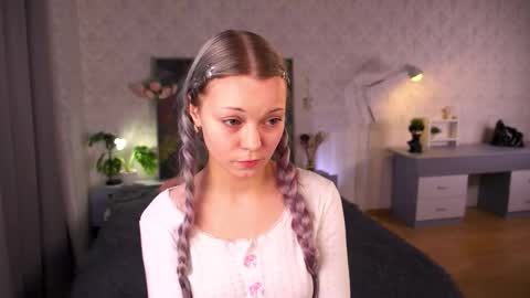 Stacy online show from December 3, 2025, 1:42 pm