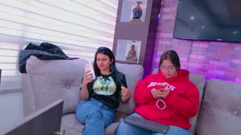 Snapshot of meredith_spencer chatting on June 17, 2026, 2:40 pm meredith_spencer online show from June 17, 2026, 2:40 pm