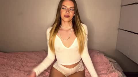 Rina online show from April 5, 2026, 5:43 pm