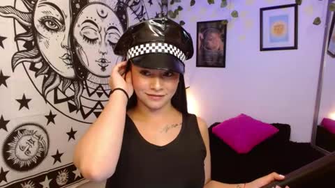 Merilyn  online show from October 27, 2025, 10:47 pm