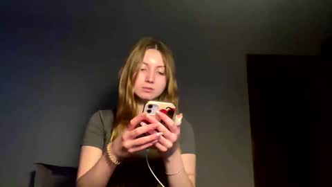 Joan  online show from December 3, 2025, 12:36 pm