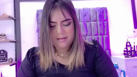 Mery Stone online show from October 19, 2025, 4:57 am