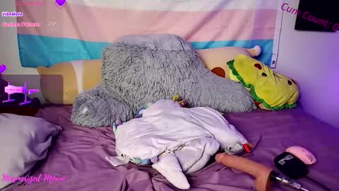 mesmerized_mowo online show from February 27, 2026, 1:38 am