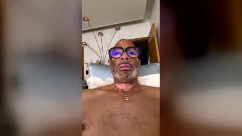 Metis23cm online show from April 22, 2026, 12:13 am