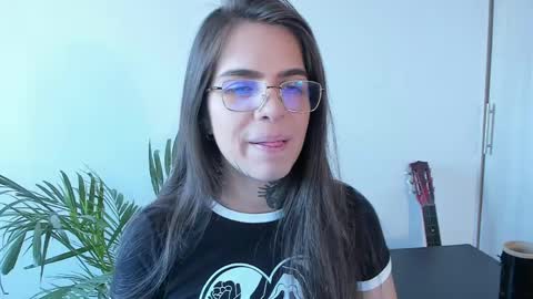 Meurif online show from May 19, 2026, 6:47 pm