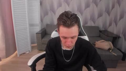 Snapshot of meverik_oushen chatting on April 24, 2026, 1:24 pm MEVERIK OUSHEN online show from April 24, 2026, 1:24 pm