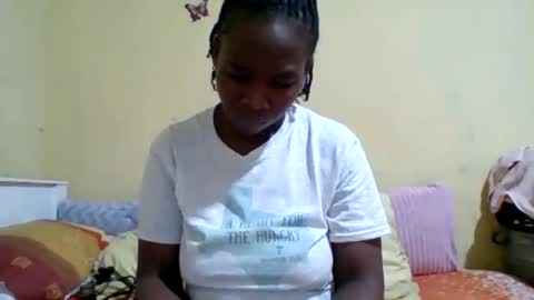 Snapshot of meybel chatting on July 1, 2026, 7:35 pm Meybel online show from July 1, 2026, 7:35 pm