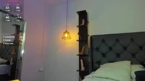 meylagia online show from March 3, 2025, 9:33 am