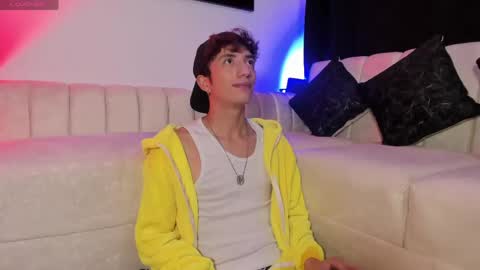 MATHIAS online show from April 21, 2026, 5:03 am