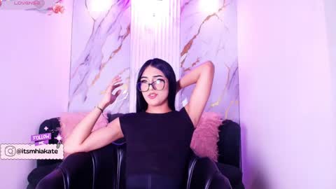 Snapshot of mhia_kate chatting on April 29, 2026, 12:20 pm Mhia Kate online show from April 29, 2026, 12:20 pm
