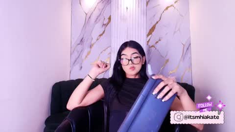Snapshot of mhia_kate chatting on May 12, 2026, 12:13 pm Mhia Kate online show from May 12, 2026, 12:13 pm
