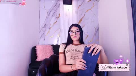 Snapshot of mhia_kate chatting on May 25, 2026, 12:11 pm Mhia Kate online show from May 25, 2026, 12:11 pm