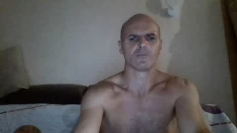 Snapshot of mi_83 chatting on August 1, 2026, 8:41 pm mi_83 online show from August 1, 2026, 8:41 pm