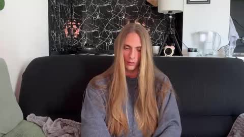 Snapshot of mi_chyort chatting on April 18, 2026, 1:59 pm Misha online show from April 18, 2026, 1:59 pm