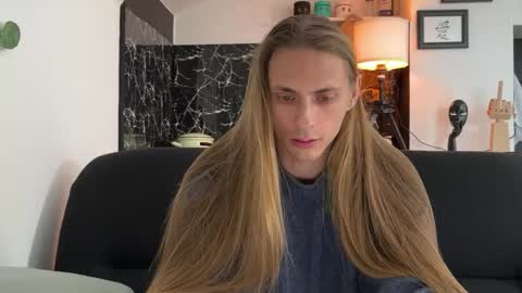 Snapshot of mi_chyort chatting on April 20, 2026, 4:21 pm Misha online show from April 20, 2026, 4:21 pm