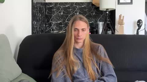 Snapshot of mi_chyort chatting on April 25, 2026, 2:25 pm Misha online show from April 25, 2026, 2:25 pm