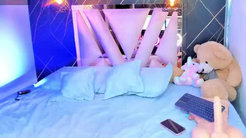 Mia online show from May 24, 2026, 10:48 pm