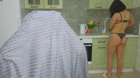 Snapshot of mia___lunaa chatting on April 27, 2026, 8:29 pm Mia online show from April 27, 2026, 8:29 pm