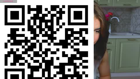 Snapshot of mia___lunaa chatting on May 27, 2026, 8:44 am Mia online show from May 27, 2026, 8:44 am
