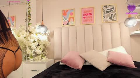 mia__bailey_ online show from April 8, 2026, 3:06 am