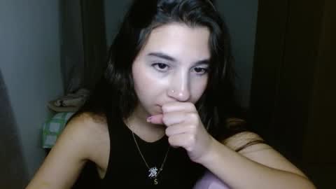 Mia online show from October 3, 2025, 2:52 am