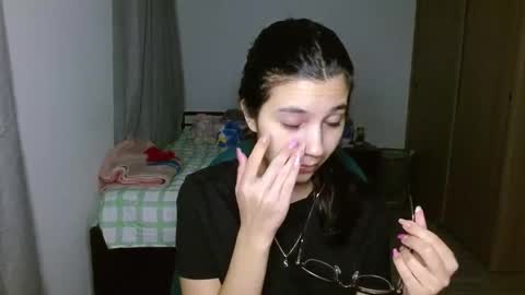 Mia online show from October 21, 2025, 1:39 am