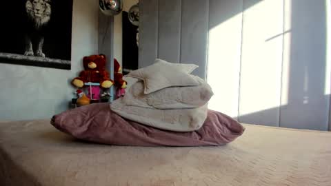 Mia  Milan online show from March 5, 2025, 6:23 am