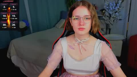 mia__mooore online show from March 3, 2026, 1:28 pm