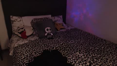 mia online show from October 26, 2025, 12:49 am