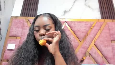 Mia online show from April 6, 2026, 11:55 am