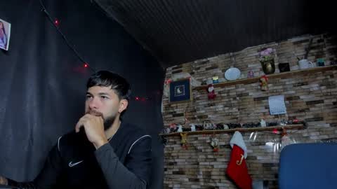 Mia and vincentt model indepent online show from December 17, 2025, 5:13 am