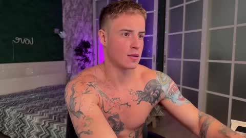 Andre and Mia online show from November 4, 2025, 8:46 am