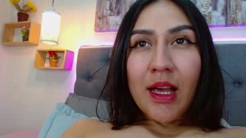 M I A  A Y R A online show from November 21, 2025, 4:05 pm