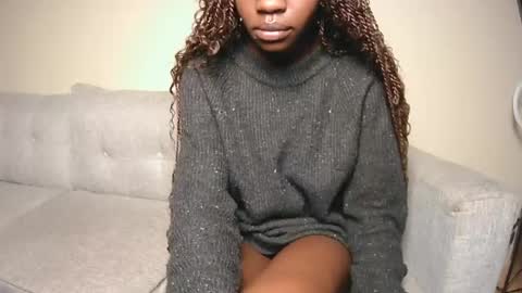 Snapshot of mia_bellie2 chatting on May 18, 2026, 9:48 am mia_bellie2 online show from May 18, 2026, 9:48 am