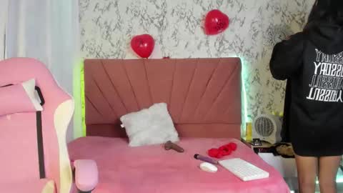 follow me MIA  online show from June 8, 2026, 9:37 pm