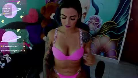 Mia online show from June 22, 2026, 9:01 pm
