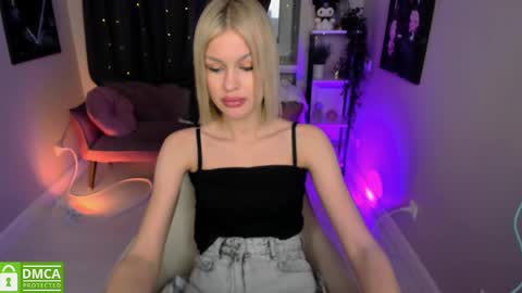 Snapshot of mia_blush_ chatting on January 28, 2025, 9:30 am Mia online show from January 28, 2025, 9:30 am