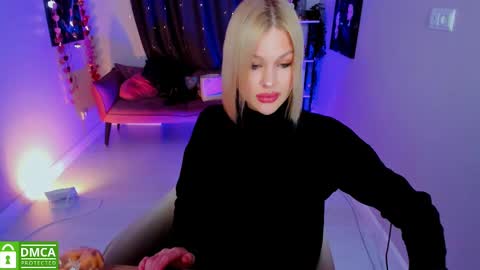 Snapshot of mia_blush_ chatting on February 7, 2025, 9:16 am Mia online show from February 7, 2025, 9:16 am