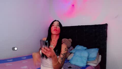 mia_bunny69 online show from September 27, 2025, 7:52 pm