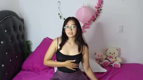 Snapshot of mia_calyx chatting on February 27, 2026, 5:02 pm Mia online show from February 27, 2026, 5:02 pm