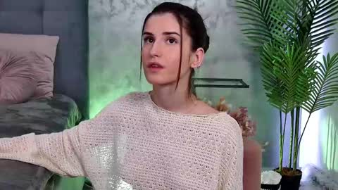 Freya Allen online show from February 13, 2025, 10:00 pm