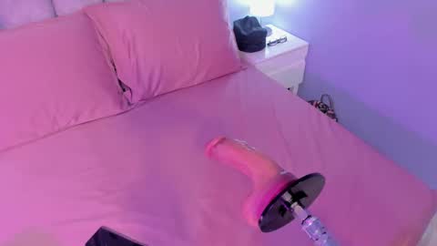 Snapshot of mia_cataleiya chatting on October 1, 2025, 11:27 am mia online show from October 1, 2025, 11:27 am